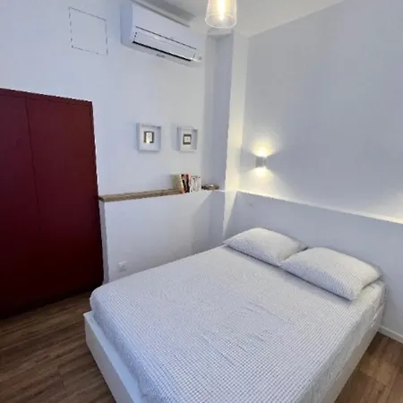 Charming 3 Near Garibaldi Port Of Apartament