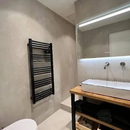 Charming 3 Near Garibaldi Port Of Apartament Nicea